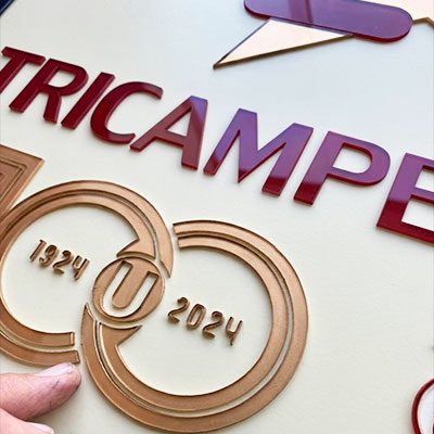 3 29 TRICAMPEONES F02